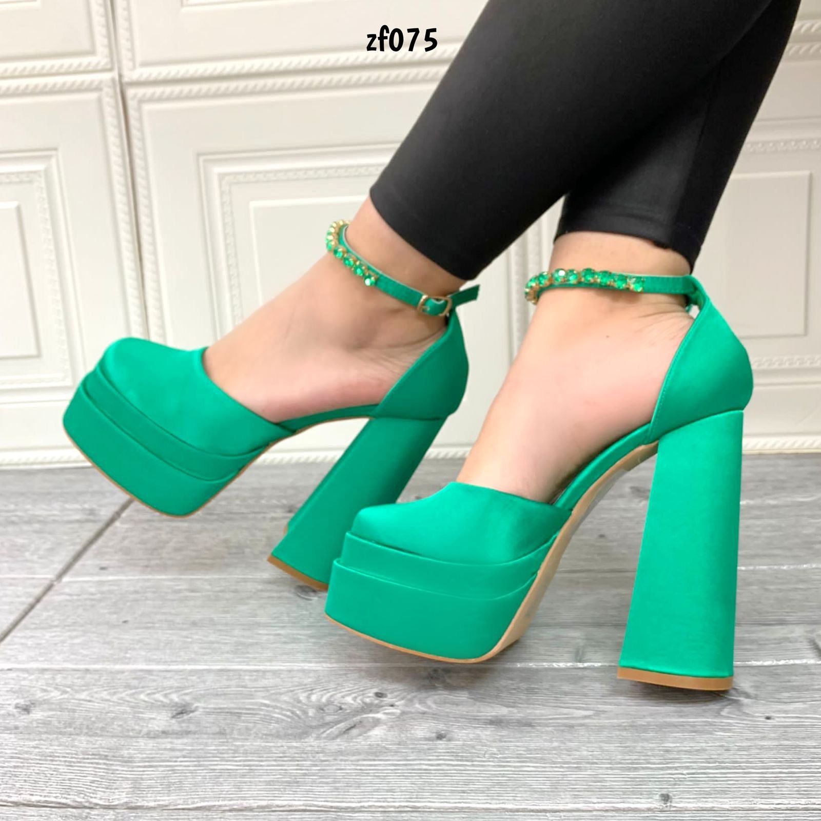 tacon verde apliques 15 cm NA43 C29